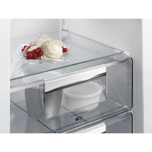 AEG SCE818F6NS Built In 50/50 Fridge Freezer - No Frost